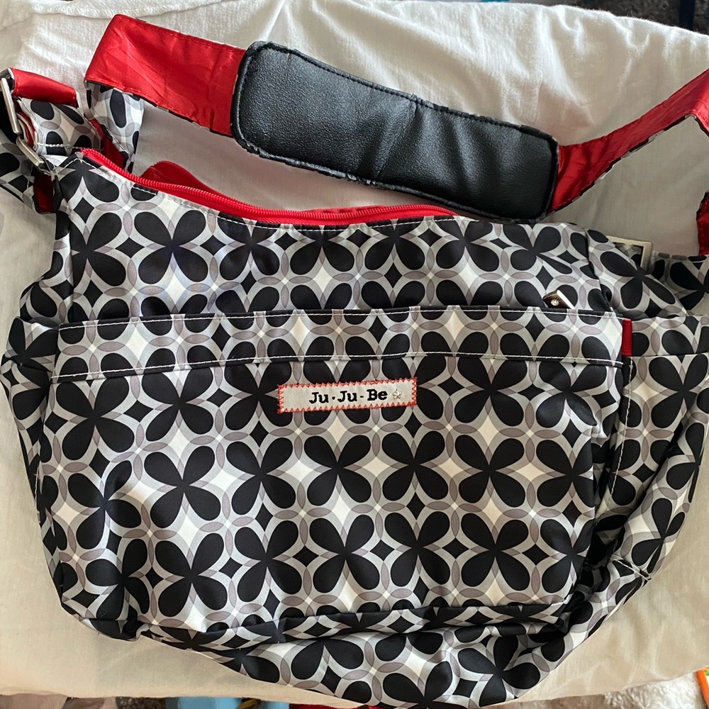 Ju-Ju-Be Black and White Floral Women's Bag